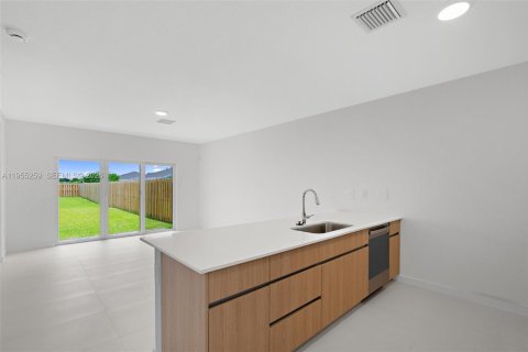 Touwnhouse à vendre à Homestead, Floride: 5 chambres № 2079775 - photo 7