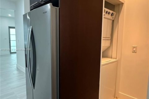 Condominio en alquiler en Miami Beach, Florida, 2 dormitorios, 97.64 m2 № 1922837 - foto 7