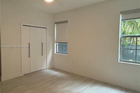 Condominio en alquiler en Miami Beach, Florida, 2 dormitorios, 97.64 m2 № 1922837 - foto 13