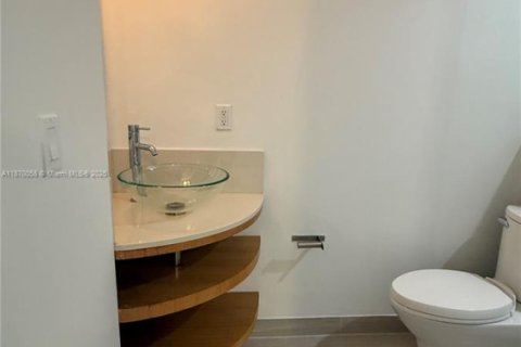 Condominio en alquiler en Miami Beach, Florida, 2 dormitorios, 97.64 m2 № 1922837 - foto 19