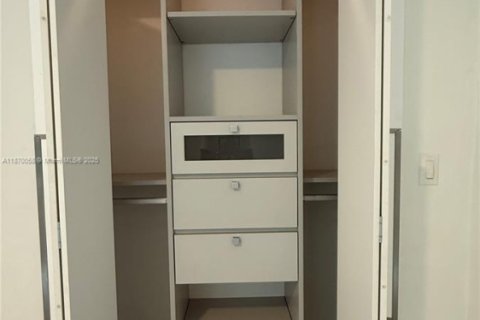 Condominio en alquiler en Miami Beach, Florida, 2 dormitorios, 97.64 m2 № 1922837 - foto 17