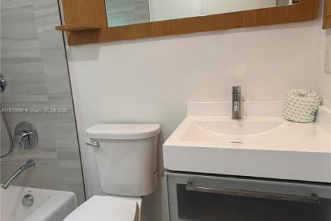 Condominio en alquiler en Miami Beach, Florida, 2 dormitorios, 97.64 m2 № 1922837 - foto 11