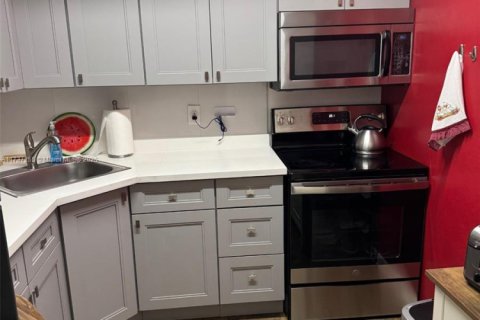 Condominio en venta en North Miami, Florida, 1 dormitorio, 72.65 m2 № 1812278 - foto 10
