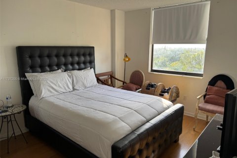 Condominio en venta en North Miami, Florida, 1 dormitorio, 72.65 m2 № 1812278 - foto 7