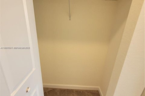 Купить таунхаус в Хайалиа, Флорида 4 спальни, 177.81м2, № 1988233 - фото 15