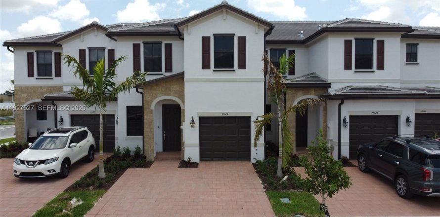 Таунхаус в Хайалиа, Флорида 4 спальни, 177.81м2 № 1988233