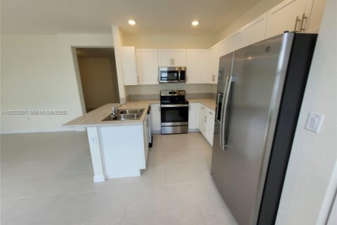 Купить таунхаус в Хайалиа, Флорида 4 спальни, 177.81м2, № 1988233 - фото 11