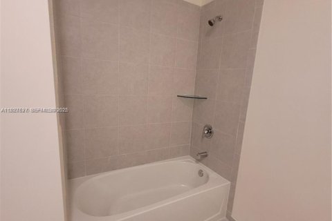 Купить таунхаус в Хайалиа, Флорида 4 спальни, 177.81м2, № 1988233 - фото 22