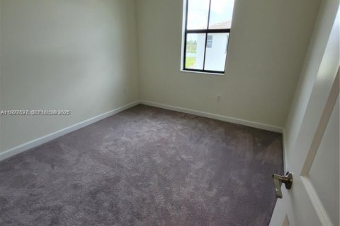 Купить таунхаус в Хайалиа, Флорида 4 спальни, 177.81м2, № 1988233 - фото 18