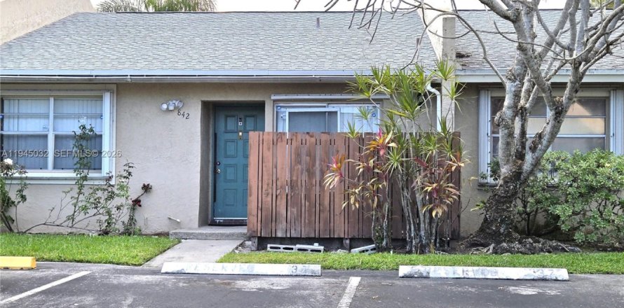 Villa ou maison à Coconut Creek, Floride 2 chambres, 102.1 m2 № 2001753