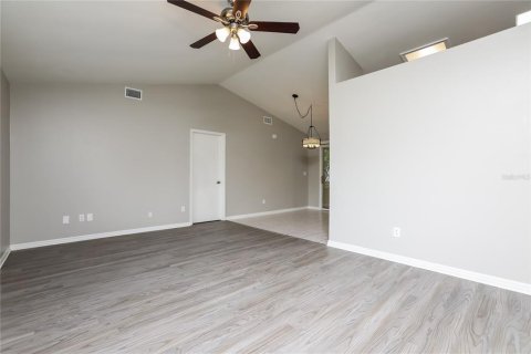 Casa en alquiler en Deltona, Florida, 3 dormitorios, 128.39 m2 № 1910185 - foto 3