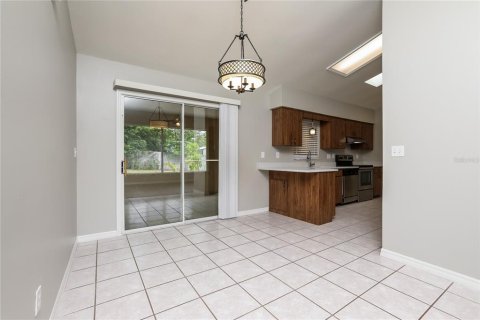 Casa en alquiler en Deltona, Florida, 3 dormitorios, 128.39 m2 № 1910185 - foto 4