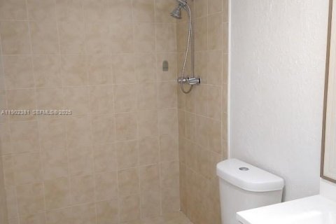 Copropriété à vendre à Miami Gardens, Floride: 2 chambres, 107.95 m2 № 2034868 - photo 9