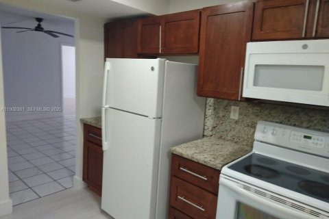 Copropriété à vendre à Miami Gardens, Floride: 2 chambres, 107.95 m2 № 2034868 - photo 3