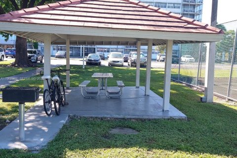 Copropriété à vendre à Miami Gardens, Floride: 2 chambres, 107.95 m2 № 2034868 - photo 13