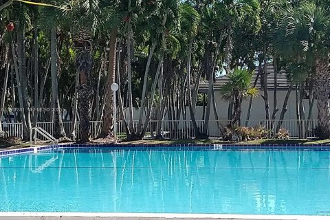 Copropriété à vendre à Miami Gardens, Floride: 2 chambres, 107.95 m2 № 2034868 - photo 11
