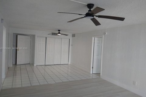 Copropriété à vendre à Miami Gardens, Floride: 2 chambres, 107.95 m2 № 2034868 - photo 4