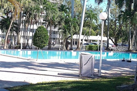 Copropriété à vendre à Miami Gardens, Floride: 2 chambres, 107.95 m2 № 2034868 - photo 12