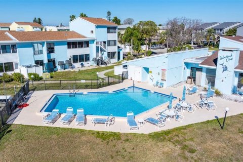 Condo in Indian Rocks Beach, Florida, 2 bedrooms № 2100358 - photo 5