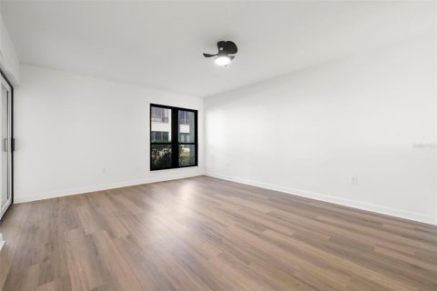 Condo in Indian Rocks Beach, Florida, 2 bedrooms № 2100358 - photo 11