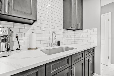Condo in Saint Petersburg, Florida, 2 bedrooms  № 1833171 - photo 14