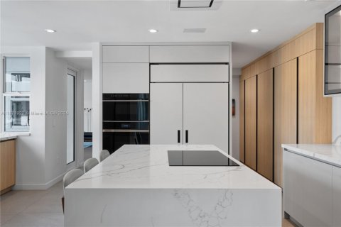 Casa en venta en Coral Gables, Florida, 6 dormitorios, 629.78 m2 № 1928447 - foto 17