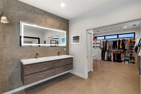 Casa en venta en Coral Gables, Florida, 6 dormitorios, 629.78 m2 № 1928447 - foto 23