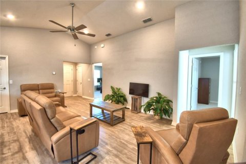 Villa ou maison à vendre à Auburndale, Floride: 4 chambres, 151.15 m2 № 2310107 - photo 7
