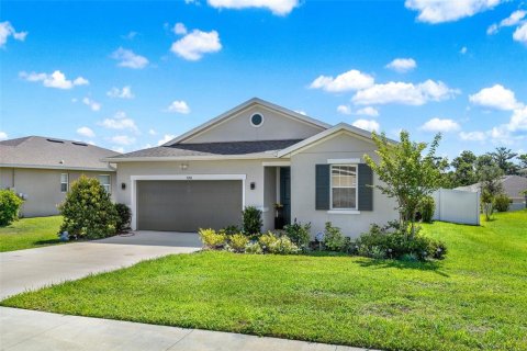 House in Leesburg, Florida 4 bedrooms, 179.12 sq.m. № 1740212 - photo 1