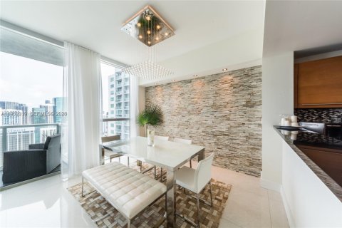 Condominio en alquiler en Miami, Florida, 2 dormitorios, 120.12 m2 № 2006665 - foto 6