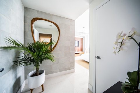 Condominio en alquiler en Miami, Florida, 2 dormitorios, 120.12 m2 № 2006665 - foto 4
