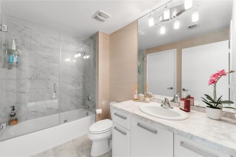Condominio en alquiler en Miami, Florida, 2 dormitorios, 120.12 m2 № 2006665 - foto 27