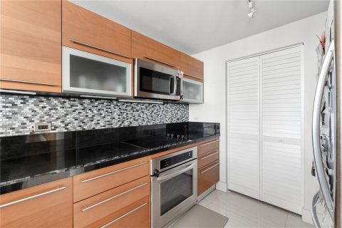 Condominio en alquiler en Miami, Florida, 2 dormitorios, 120.12 m2 № 2006665 - foto 26