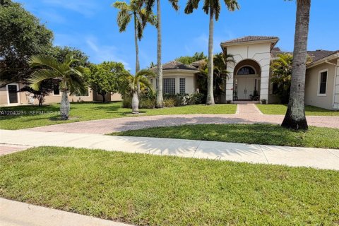 House in Davie, Florida 4 bedrooms, 392.51 sq.m. № 2086461 - photo 6