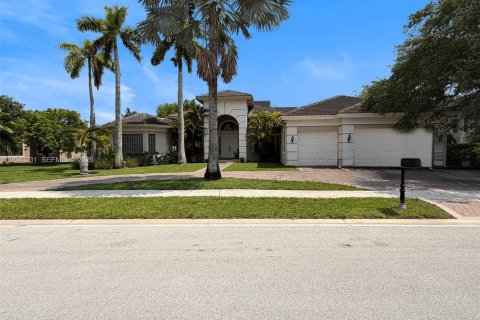House in Davie, Florida 4 bedrooms, 392.51 sq.m. № 2086461