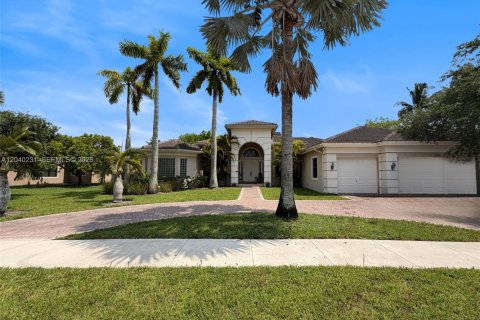 House in Davie, Florida 4 bedrooms, 392.51 sq.m. № 2086461 - photo 7