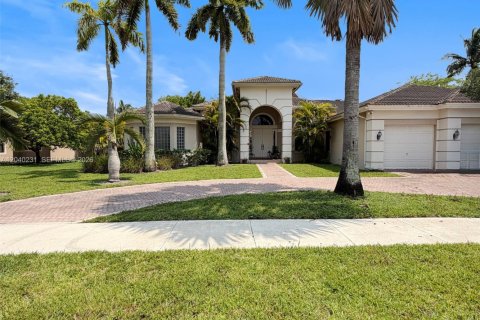 House in Davie, Florida 4 bedrooms, 392.51 sq.m. № 2086461 - photo 4