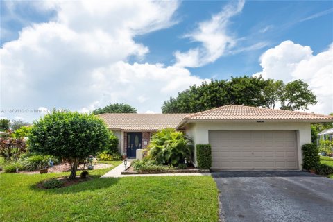Casa en venta en Coral Springs, Florida, 4 dormitorios, 189.52 m2 № 1927833 - foto 2