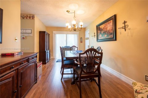 Casa en venta en Coral Springs, Florida, 4 dormitorios, 189.52 m2 № 1927833 - foto 15