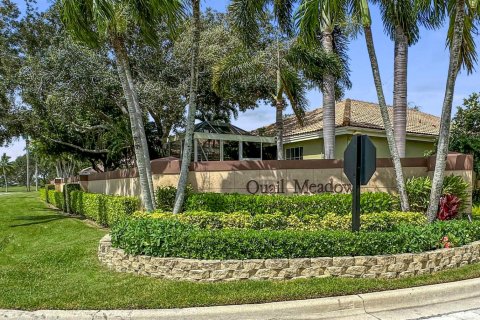 House in West Palm Beach, Florida 3 bedrooms, 199.37 sq.m. № 2158177 - photo 3