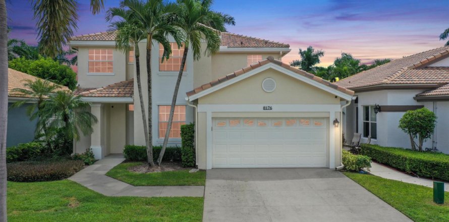House in West Palm Beach, Florida 3 bedrooms, 199.37 sq.m. № 2158177