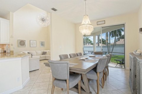 House in West Palm Beach, Florida 3 bedrooms, 199.37 sq.m. № 2158177 - photo 14