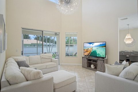 House in West Palm Beach, Florida 3 bedrooms, 199.37 sq.m. № 2158177 - photo 7