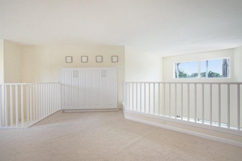 House in West Palm Beach, Florida 3 bedrooms, 199.37 sq.m. № 2158177 - photo 24