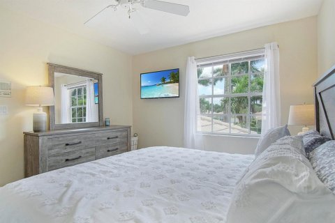 House in West Palm Beach, Florida 3 bedrooms, 199.37 sq.m. № 2158177 - photo 20