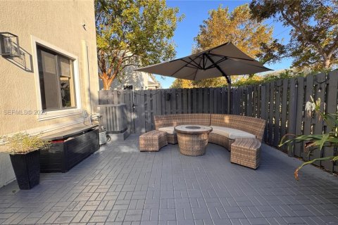 Adosado en alquiler en Miami, Florida, 4 dormitorios, 168.34 m2 № 2031712 - foto 16