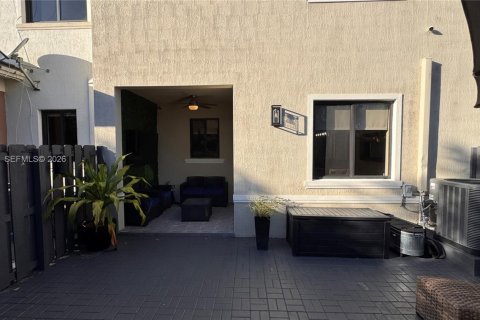 Adosado en alquiler en Miami, Florida, 4 dormitorios, 168.34 m2 № 2031712 - foto 19