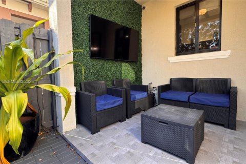 Adosado en alquiler en Miami, Florida, 4 dormitorios, 168.34 m2 № 2031712 - foto 18