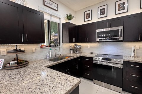 Adosado en alquiler en Miami, Florida, 4 dormitorios, 168.34 m2 № 2031712 - foto 9