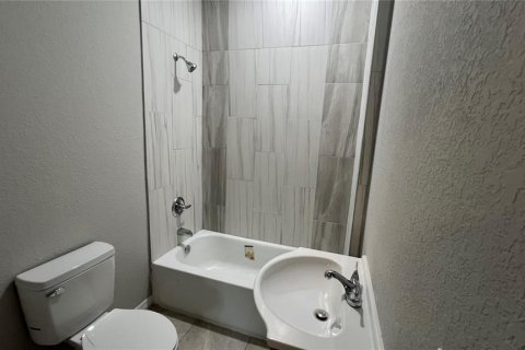 House in Lakeland, Florida 4 bedrooms, 109.53 sq.m. № 1915815 - photo 14